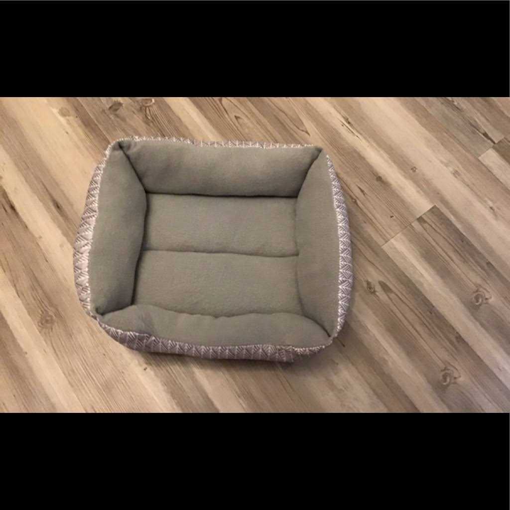 Small Pet Bed H454